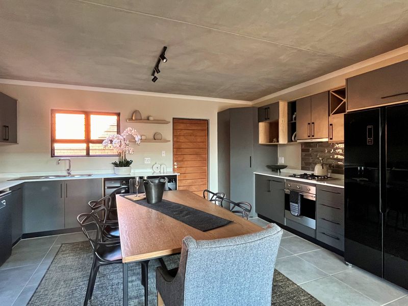 Apartment For Sale In Pretoria - Photo 4