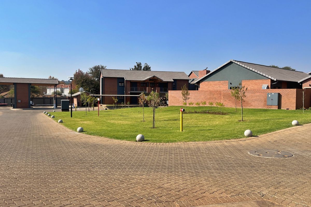 Apartment For Sale In Pretoria - Photo 3