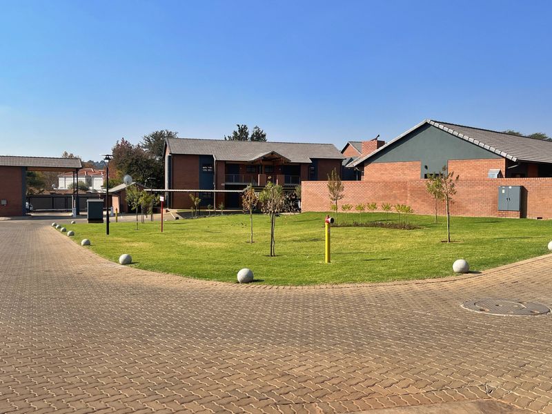 Apartment For Sale In Pretoria - Photo 3