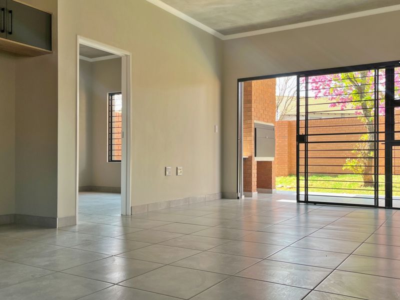 Apartment For Sale In Pretoria - Photo 9