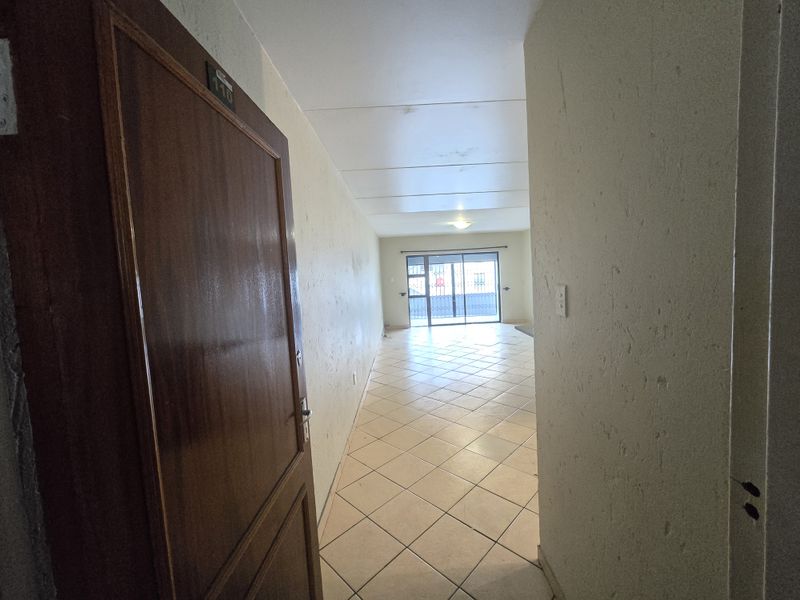 Stunning 2-bedroom apartment for sale in Northgate, Randburg—modern living in a prime location! - Photo 2