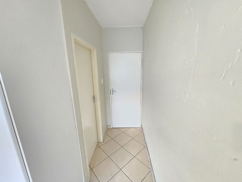 Stunning 2-bedroom apartment for sale in Northgate, Randburg—modern living in a prime location! - Photo 7