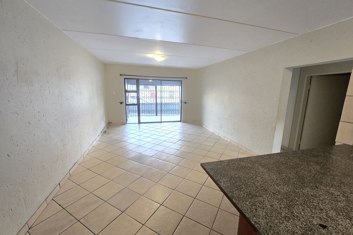 Stunning 2-bedroom apartment for sale in Northgate, Randburg—modern living in a prime location! - Photo 3
