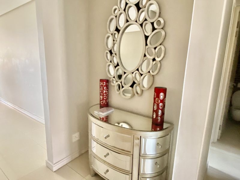 2 Bed Apartment in Morningside for sale - Photo 5