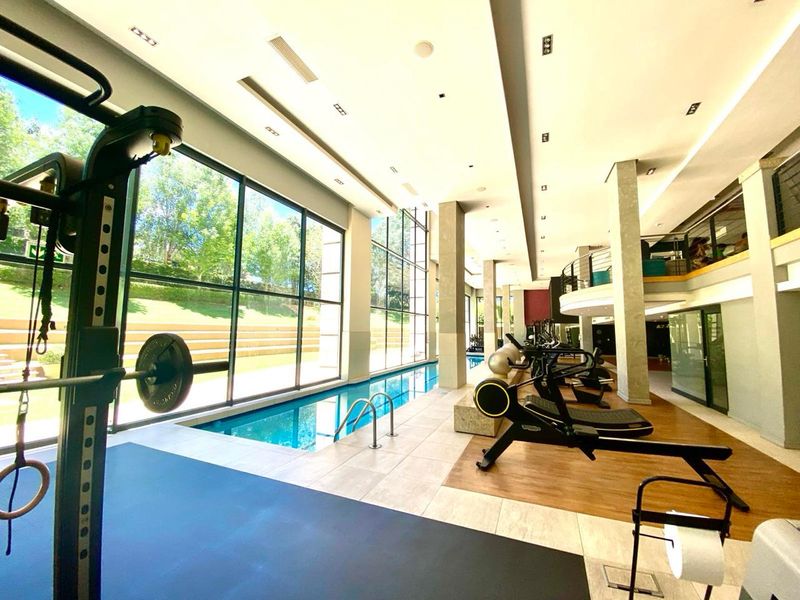 2 Bed Apartment in Morningside for sale - Photo 3