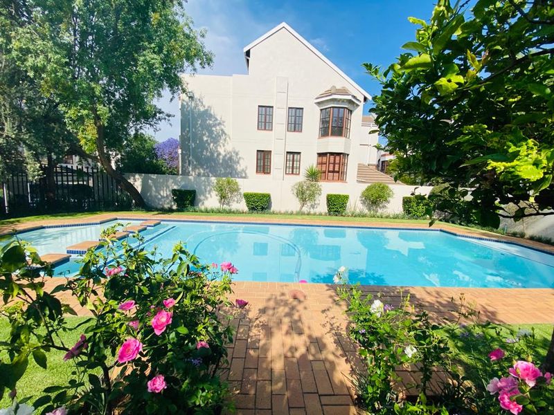 3 Bed Apartment in Rivonia for sale - Photo 3
