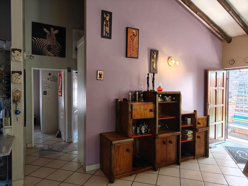 Exquisit 3 bedroom townhouse for sale in a prime location - your dream home awaits! Don't miss out! - Photo 8