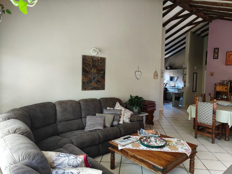 Exquisit 3 bedroom townhouse for sale in a prime location - your dream home awaits! Don't miss out! - Photo 6