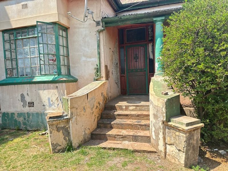 House For Sale In Johannesburg - Photo 2