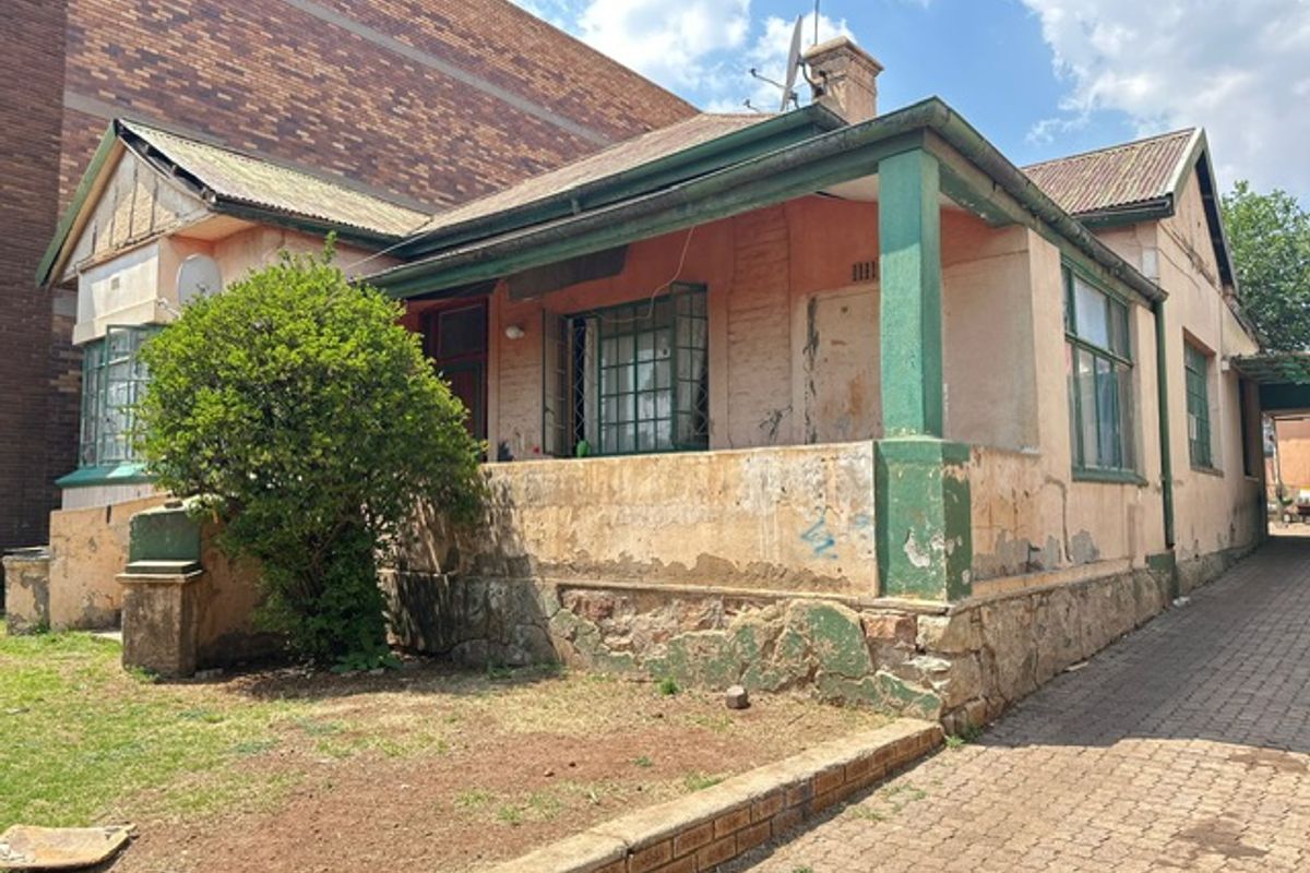 House For Sale In Johannesburg - Photo 3