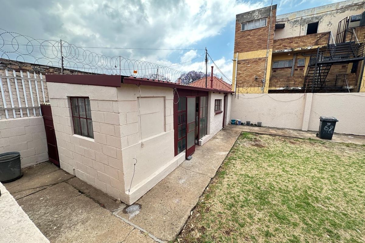 House For Sale In Johannesburg - Photo 2