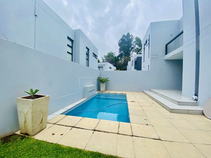 4 Bedroom Townhouse for sale in Sandown - Prestigious, Wealthy Suburb - Photo 5