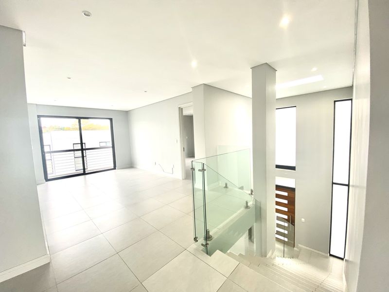 4 Bedroom Townhouse for sale in Sandown - Prestigious, Wealthy Suburb - Photo 9