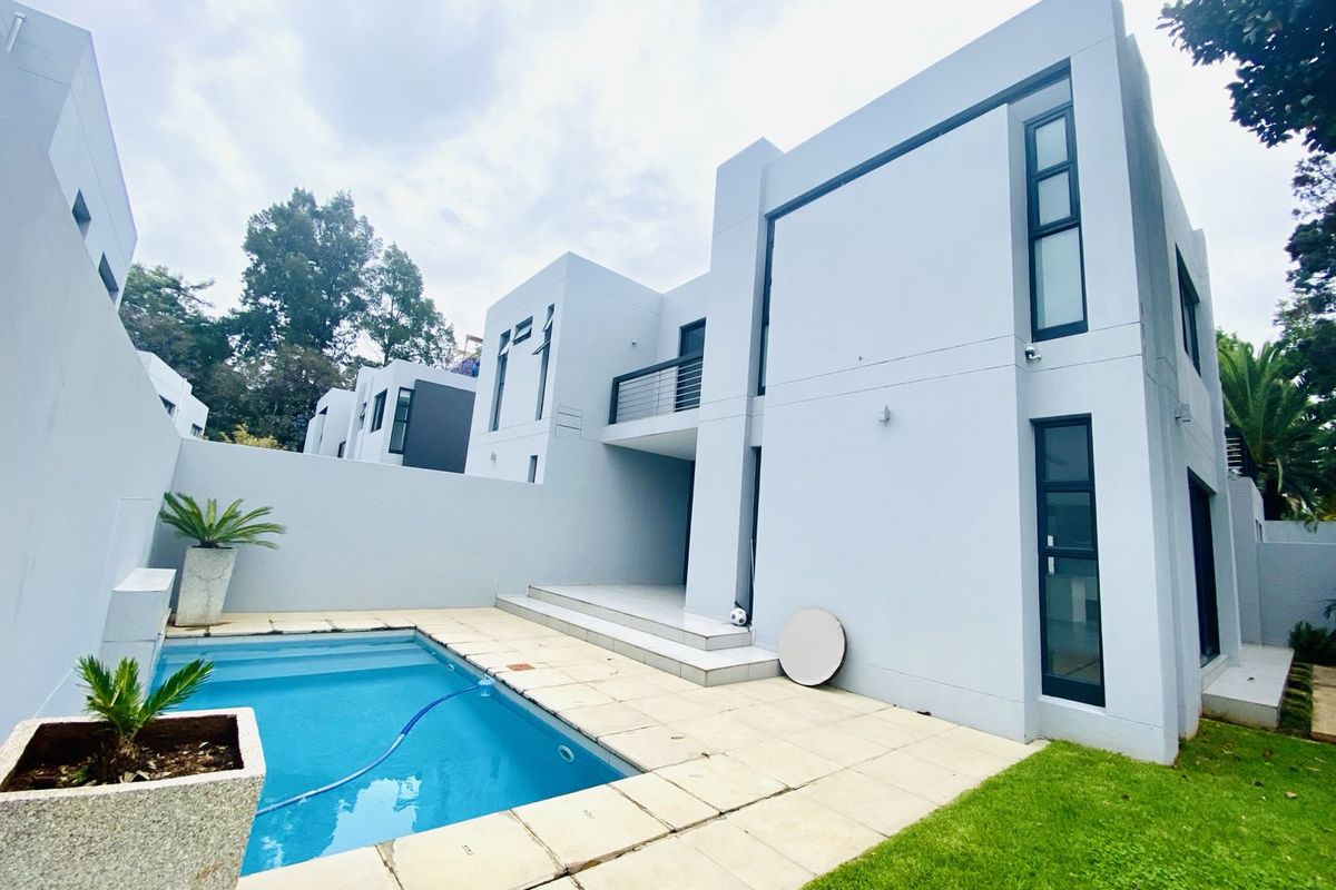 4 Bedroom Townhouse for sale in Sandown - Prestigious, Wealthy Suburb - Photo 2