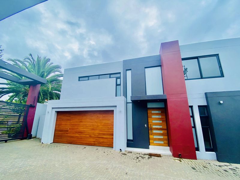 4 Bedroom Townhouse to let in Sandown - Prestigious, Wealthy Suburb - Photo 2