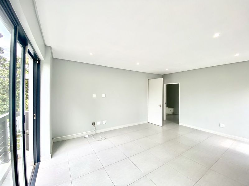 4 Bedroom Townhouse to let in Sandown - Prestigious, Wealthy Suburb - Photo 8