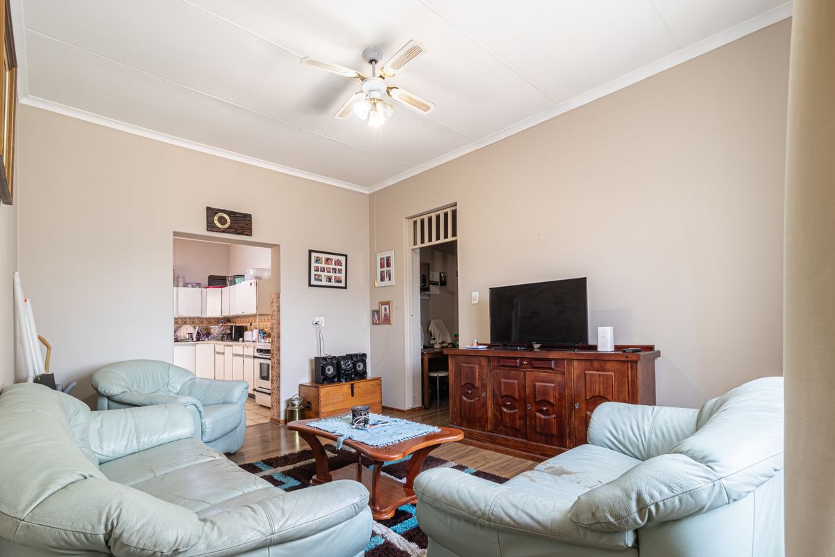 3 bedroom Home - Photo 3