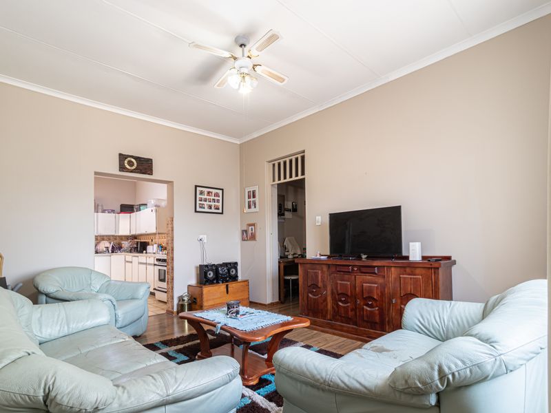 3 bedroom Home - Photo 3