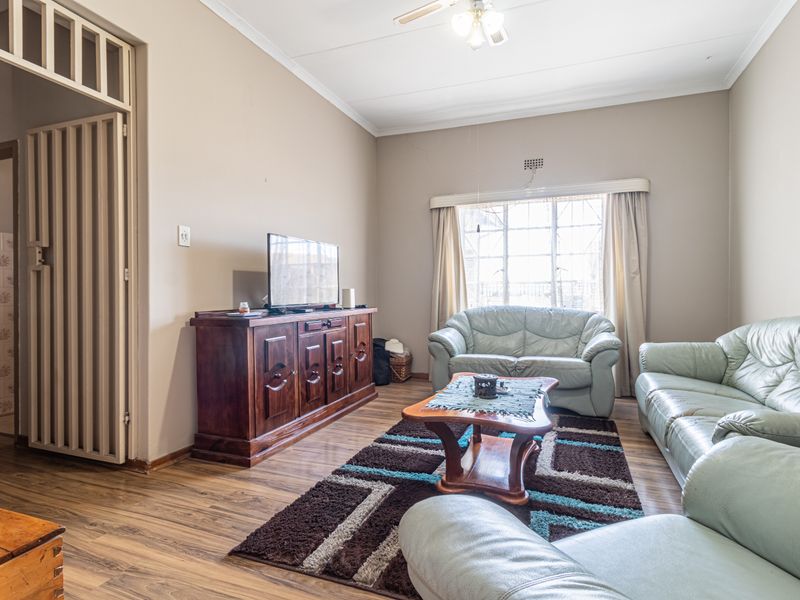 3 bedroom Home - Photo 2