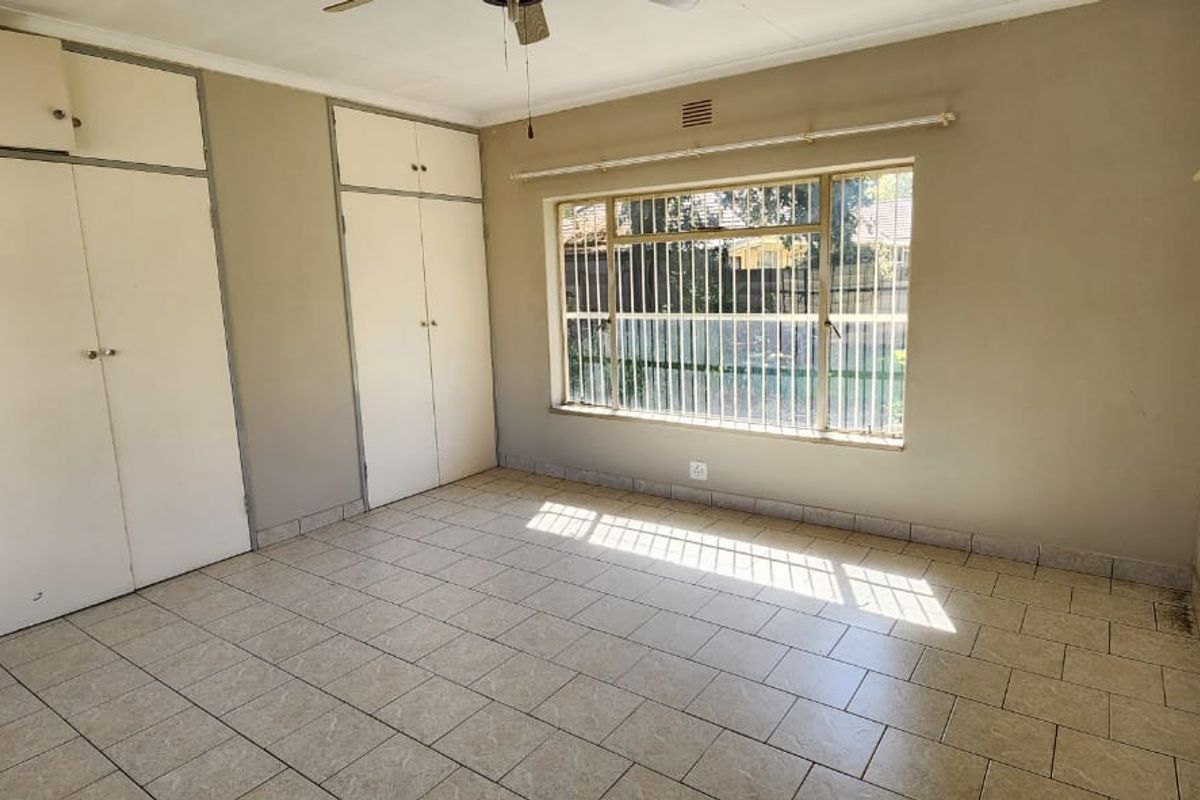 3 BEDROOMS PROPERTY FOR SALE IN THE HEART OF THREE RIVERS VEREENINGING FO R 1,450,000 - Photo 2