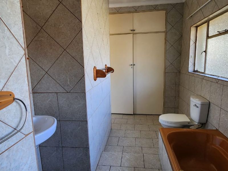 3 BEDROOMS PROPERTY FOR SALE IN THE HEART OF THREE RIVERS VEREENINGING FO R 1,450,000 - Photo 5