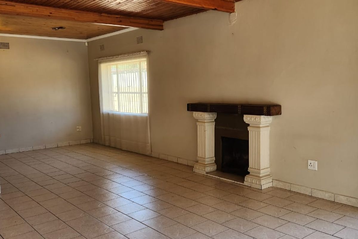 3 BEDROOMS PROPERTY FOR SALE IN THE HEART OF THREE RIVERS VEREENINGING FO R 1,450,000 - Photo 4
