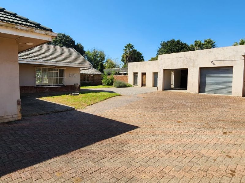 3 BEDROOMS PROPERTY FOR SALE IN THE HEART OF THREE RIVERS VEREENINGING FO R 1,450,000 - Photo 9