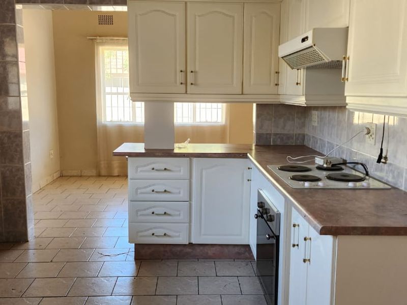 3 BEDROOMS PROPERTY FOR SALE IN THE HEART OF THREE RIVERS VEREENINGING FO R 1,450,000 - Photo 6