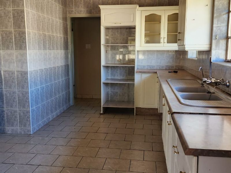 3 BEDROOMS PROPERTY FOR SALE IN THE HEART OF THREE RIVERS VEREENINGING FO R 1,450,000 - Photo 3