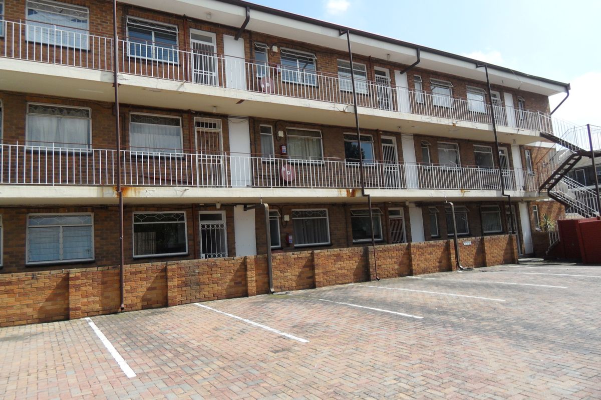 Ground Floor Apartment  For Sale - Photo 2