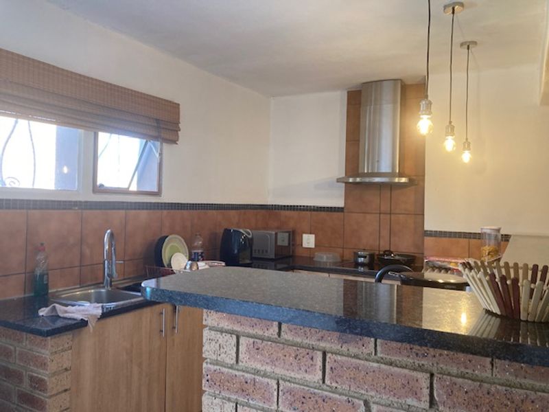 Very spacious 3 Bedroom Apartment For Sale - Photo 10