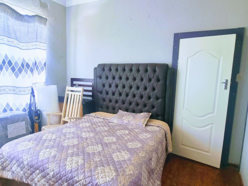 3 BEDROOMS HOUSE FOR SALE IN BRIXTON READY TO MOVE IN WITH 2 SEPARATE COTTAGES - Photo 9
