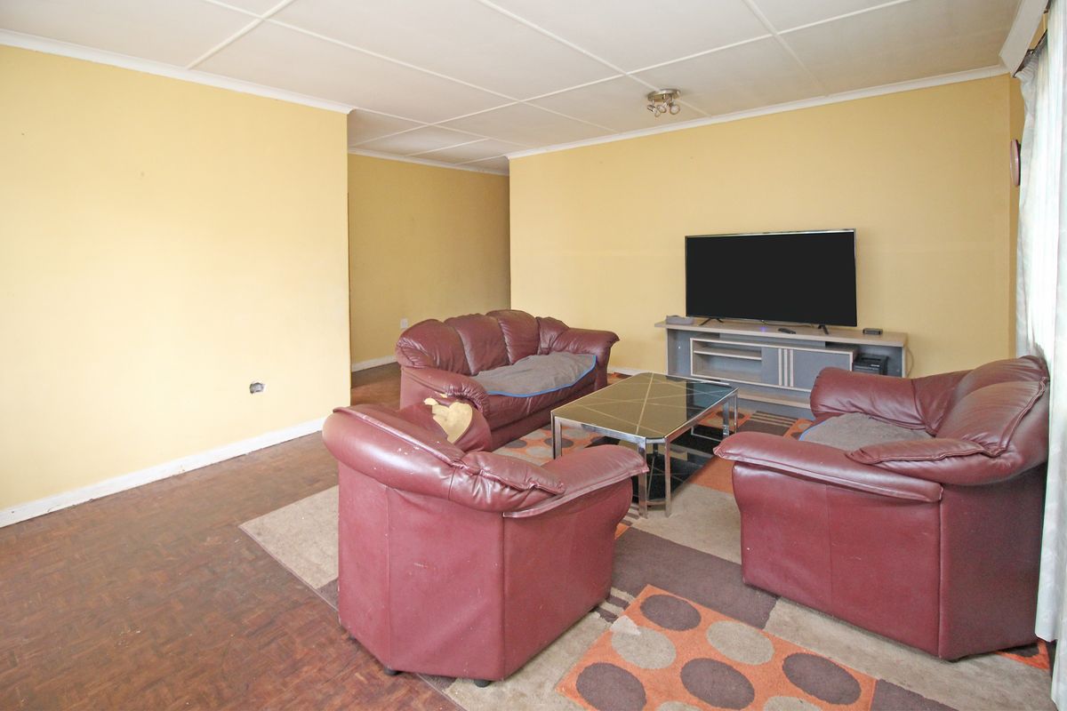 A VERY WARM AND WELCOME APARTMENT FOR SALE IN BELLEVUE EAST FOR R 380.000 - Photo 5