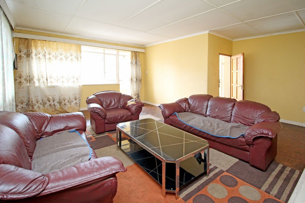 A VERY WARM AND WELCOME APARTMENT FOR SALE IN BELLEVUE EAST FOR R 380.000 - Photo 4