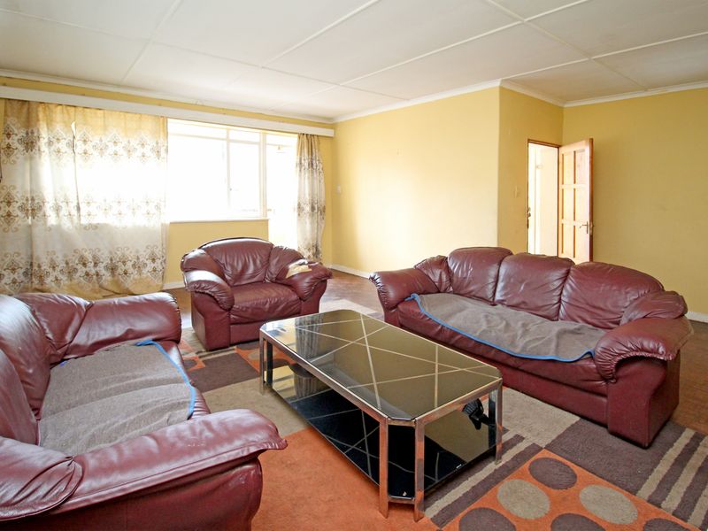 A VERY WARM AND WELCOME APARTMENT FOR SALE IN BELLEVUE EAST FOR R 380.000 - Photo 4
