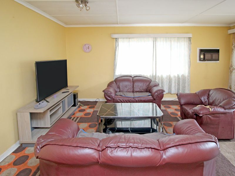 A VERY WARM AND WELCOME APARTMENT FOR SALE IN BELLEVUE EAST FOR R 380.000 - Photo 3