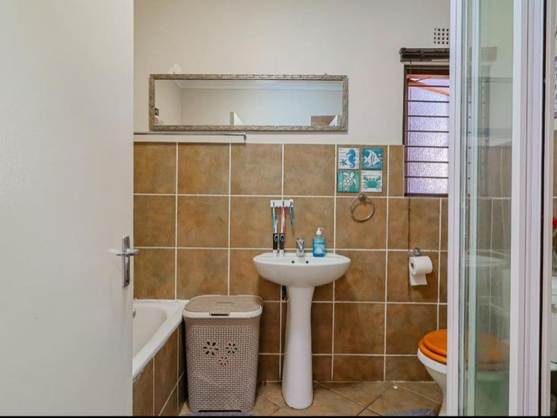 Ground floor 2 bedroom unit for sale in Northworld don't miss out! - Photo 9