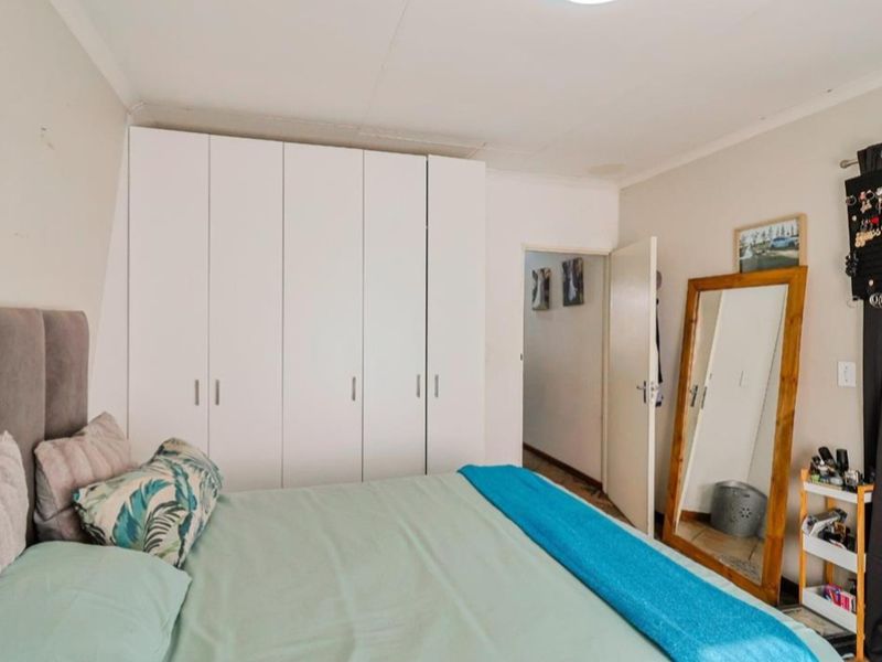 Ground floor 2 bedroom unit for sale in Northworld don't miss out! - Photo 7