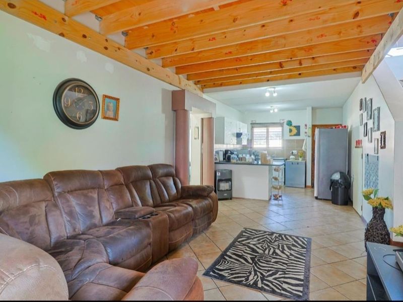 Ground floor 2 bedroom unit for sale in Northworld don't miss out! - Photo 6