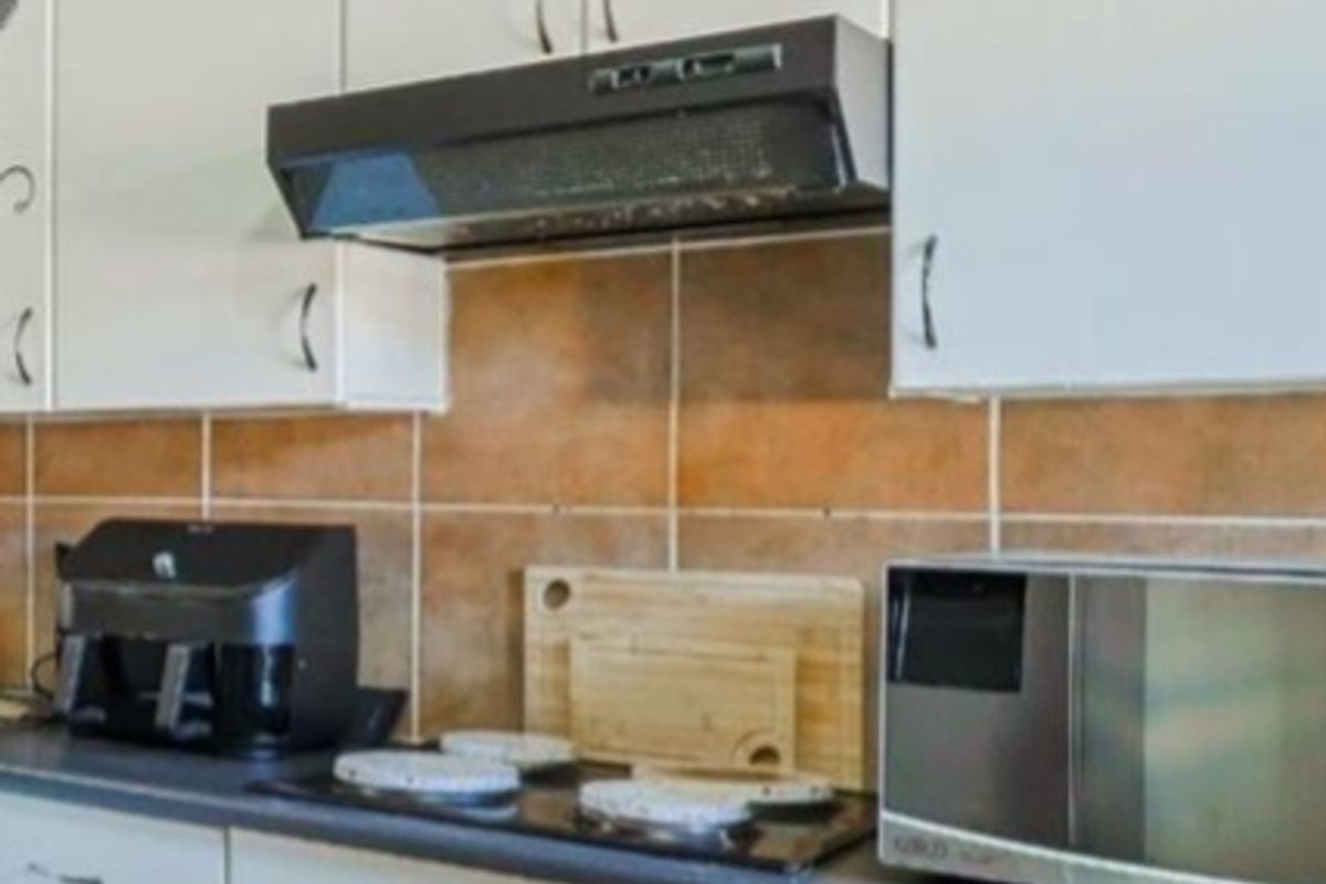 Ground floor 2 bedroom unit for sale in Northworld don't miss out! - Photo 4