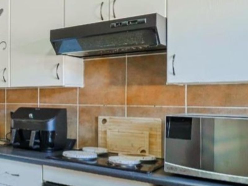 Ground floor 2 bedroom unit for sale in Northworld don't miss out! - Photo 4