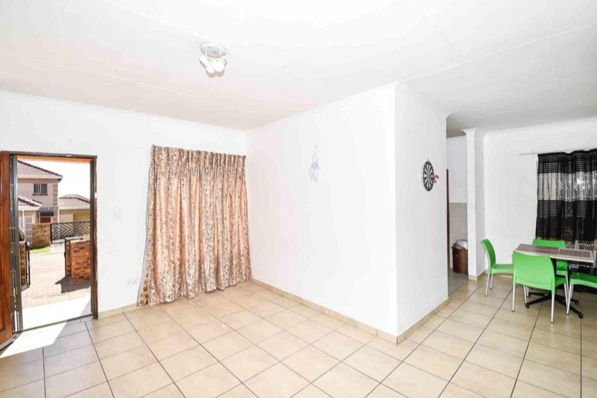 2bedroom Family Home in Stamford Closed Complex - Photo 5