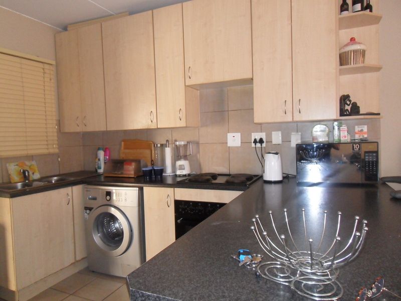 Ground Floor Townhouse For Sale - Photo 8