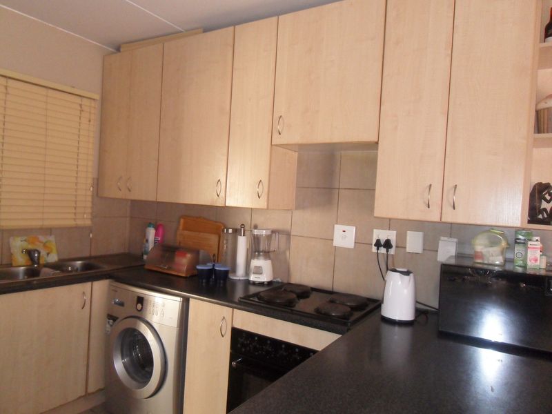 Ground Floor Townhouse For Sale - Photo 7