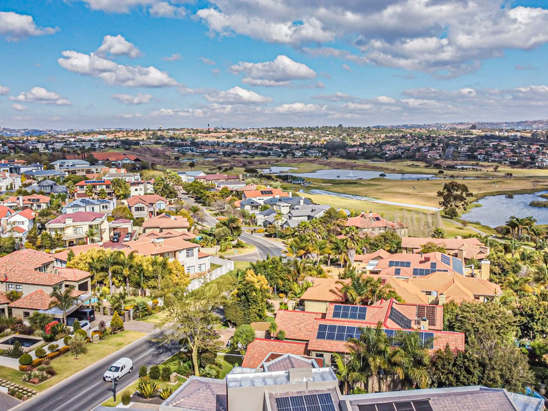 Stunning 593m2 vacant land for sale in Eagle Canyon Golf Estate, Roodepoort—build your dream home - Photo 10