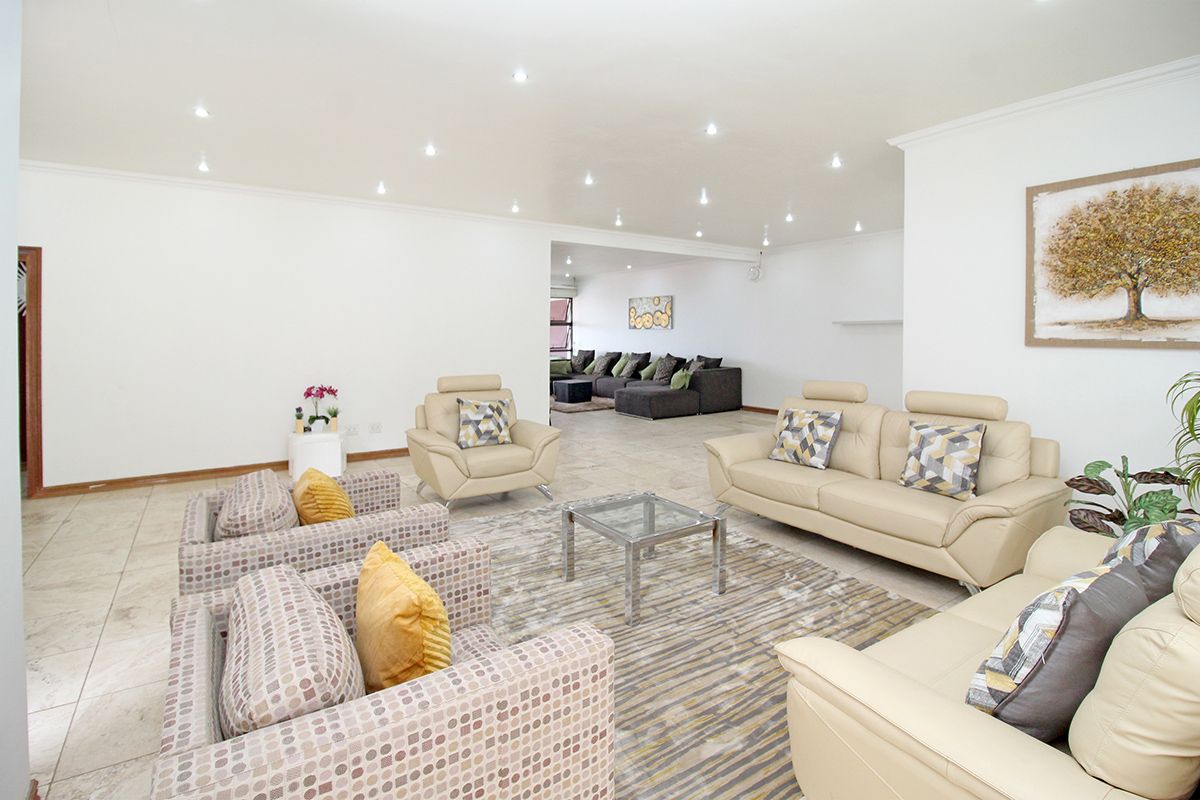 Stunning 8 bedroom freestanding home in Cyrildene, Johannesburg perfect for families or investment - Photo 2