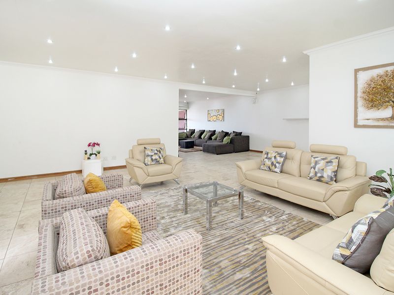 Stunning 8 bedroom freestanding home in Cyrildene, Johannesburg perfect for families or investment - Photo 2