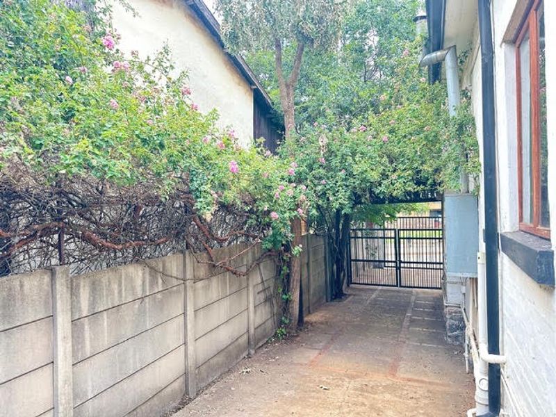 House For Sale In Johannesburg - Photo 10