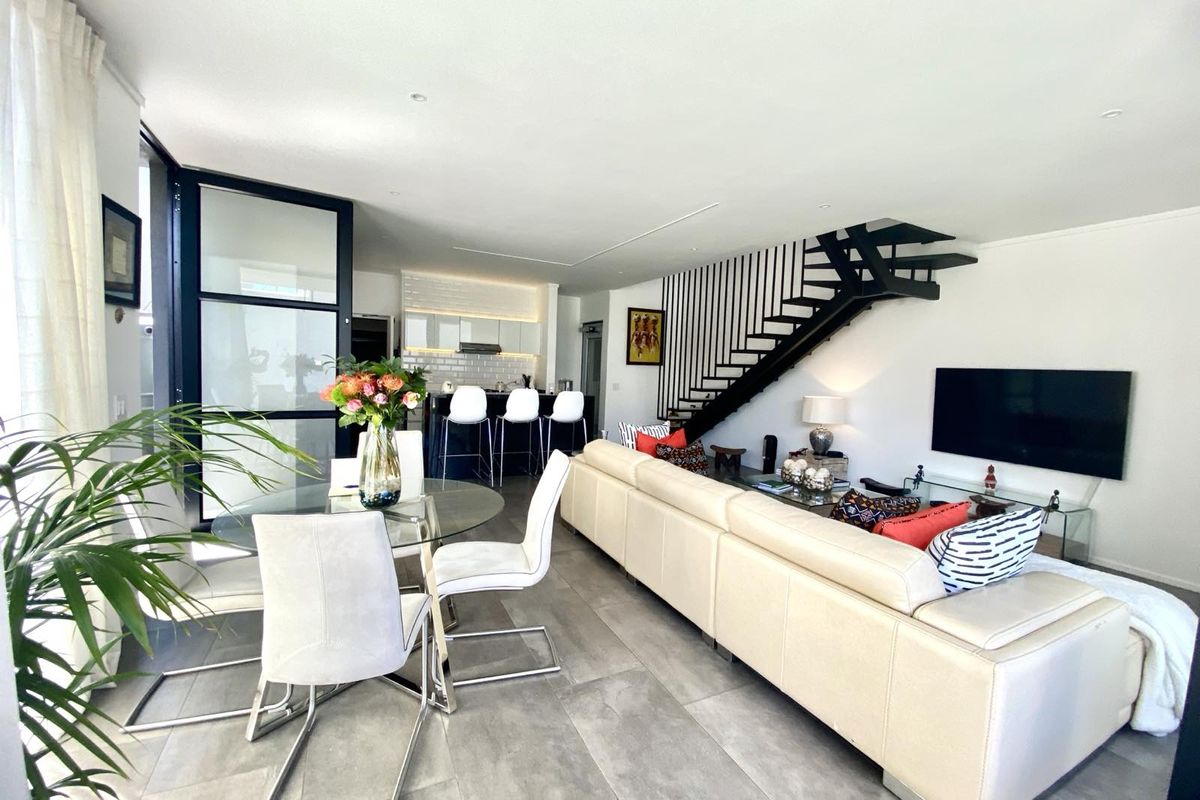 Furnished 3 Bedroom Townhouse to Let in Dunkeld West - Photo 2