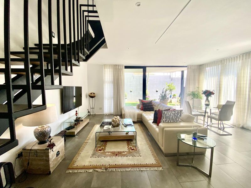 Furnished 3 Bedroom Townhouse to Let in Dunkeld West - Photo 3